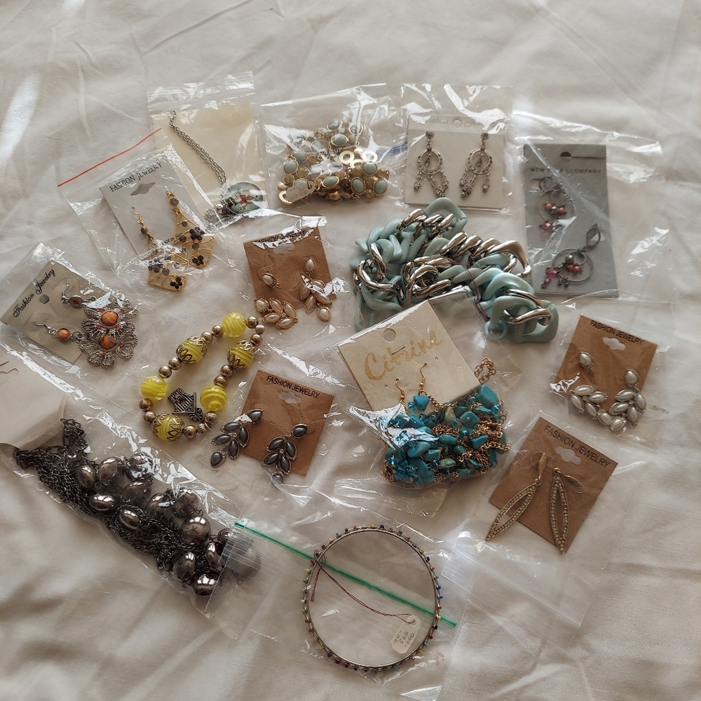 NWT Junk Jewelry Lot - 16 Pieces - 1 Pound - Jewelry Making, Repair,- Untangeled